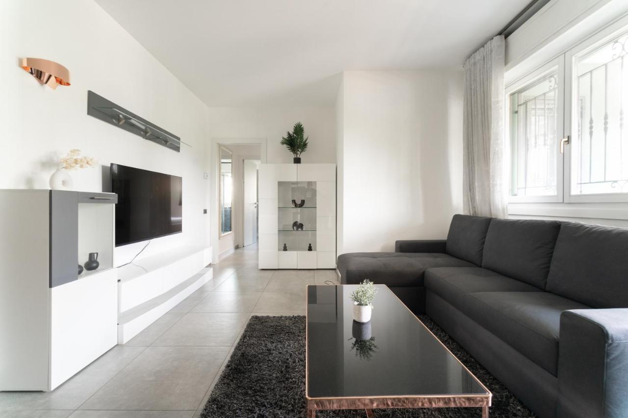 Oasis Luxury - A.C/Terrace/2Bedrooms ベルガモ エクステリア 写真